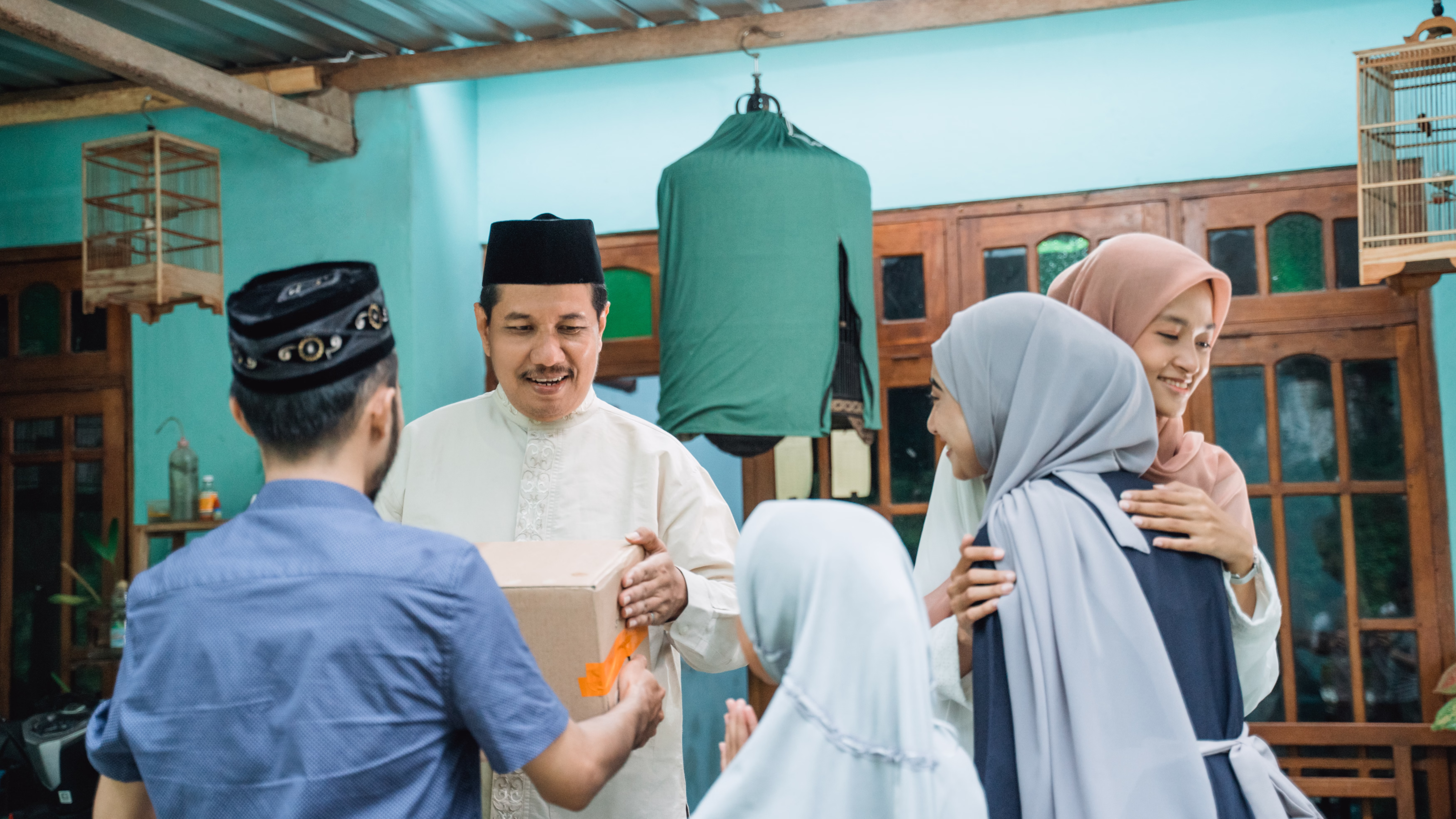 Why Giving Eid Gifts to Children is a Beautiful Sunnah